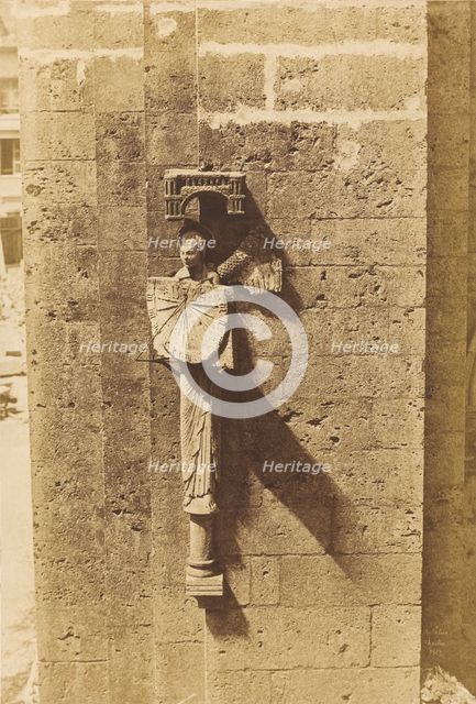 Ange Portant un Cadran Solaire, à l'Eglise de Chartres, 1852. Creator: Henri Le Secq.