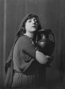 Anglin, Margaret, Miss, in costume, between 1910 and 1925. Creator: Arnold Genthe