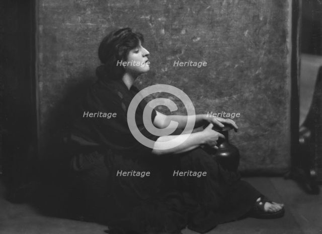 Anglin, Margaret, Miss, in costume, between 1910 and 1925. Creator: Arnold Genthe.