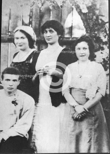 Anna Akhmatova and Maria Kuzmina-Karavayeva (left), 1912.
