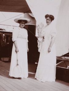 Anna Alexandrovna Vyrubova (left) with Empress Alexandra Fyodorovna of Russia, 1912-1913. Artist: Anonymous