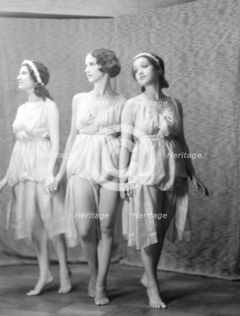Anna Duncan and dancers, between 1911 and 1942. Creator: Arnold Genthe.
