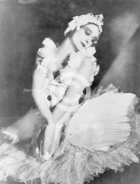 Anna Pavlova in 'Dying Swan' (Le Cygne), c1905. Creator: Unknown.