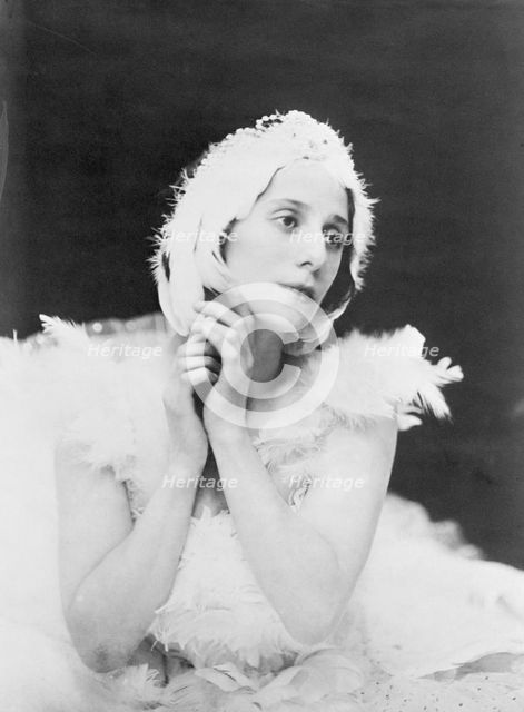 Anna Pavlova in 'Dying Swan' (Le Cygne), c1905. Creator: Unknown.