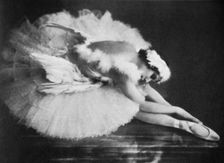 Anna Pavlova in The Swan 20th century. Creator: Unknown