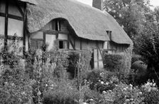Anne Hathaway's cottage at Shottery, Warwickshire, c1945-c1965. Artist: SW Rawlings