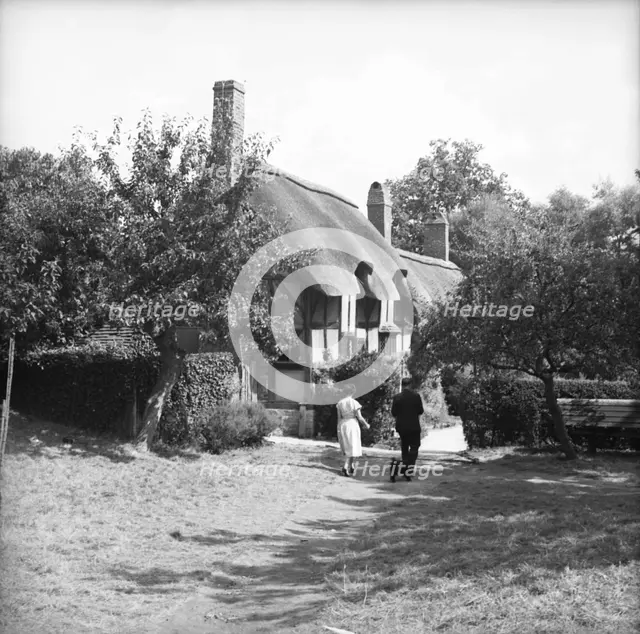Anne Hathaway's Cottage, Shottery, Stratford-upon-Avon, Warwickshire, c1955. Creator: Arthur Charles Kirby Ware.
