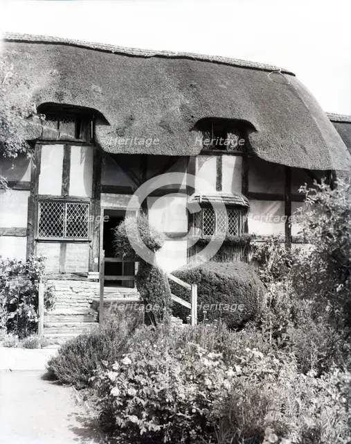 Anne Hathaway's Cottage, Shottery, Stratford-upon-Avon, Warwickshire, c1955. Creator: Arthur Charles Kirby Ware.