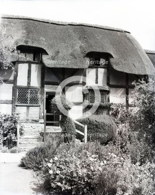 Anne Hathaway's Cottage, Shottery, Stratford-upon-Avon, Warwickshire, c1955. Creator: Arthur Charles Kirby Ware.