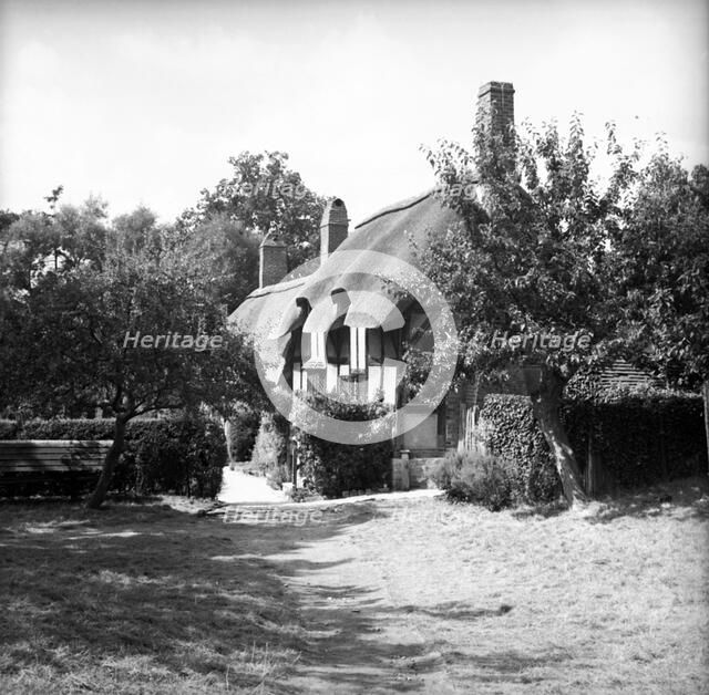 Anne Hathaway's Cottage, Shottery, Stratford-upon-Avon, Warwickshire, c1955. Creator: Arthur Charles Kirby Ware.