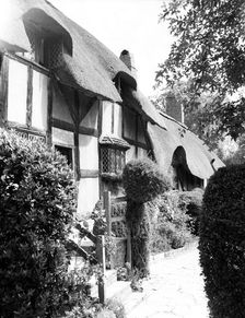Anne Hathaway's Cottage, Shottery, Stratford-upon-Avon, Warwickshire, c1955. Creator: Arthur Charles Kirby Ware