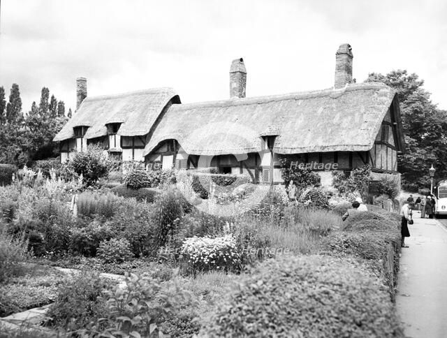 Anne Hathaway's Cottage, Shottery, Stratford-upon-Avon, Warwickshire, c1955. Creator: Arthur Charles Kirby Ware.