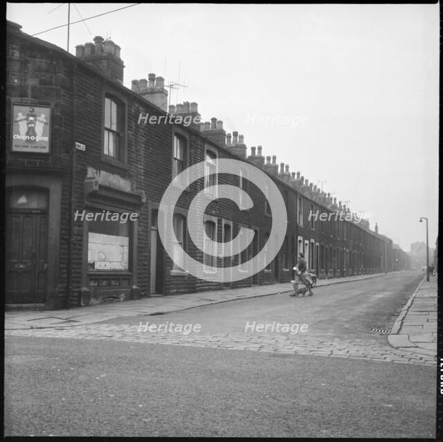 Anne Street, Fulledge, Burnley, Lancashire, 1966-1974. Creator: Eileen Deste.