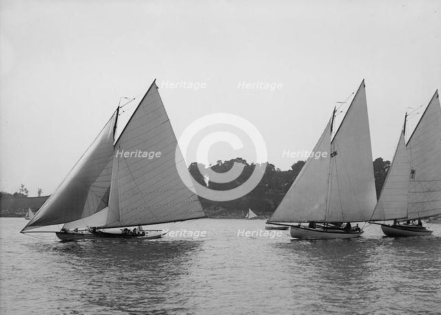 Anoatok, Dragoon, and Acushla, start, I.H. Reg., 1898 July 30. Creator: John S Johnston.