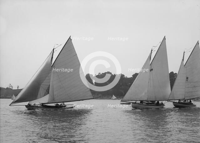 Anoatok, Dragoon, and Acushla, start, I.H. Reg., 1898 July 30. Creator: John S Johnston.