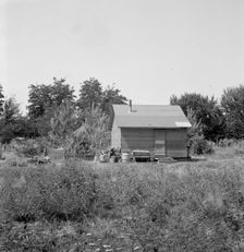 Another home recently self-built in one of several..., Washington, Yakima, Sumac Park, 1939. Creator: Dorothea Lange