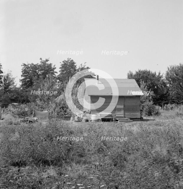 Another home recently self-built in one of several..., Washington, Yakima, Sumac Park, 1939. Creator: Dorothea Lange.