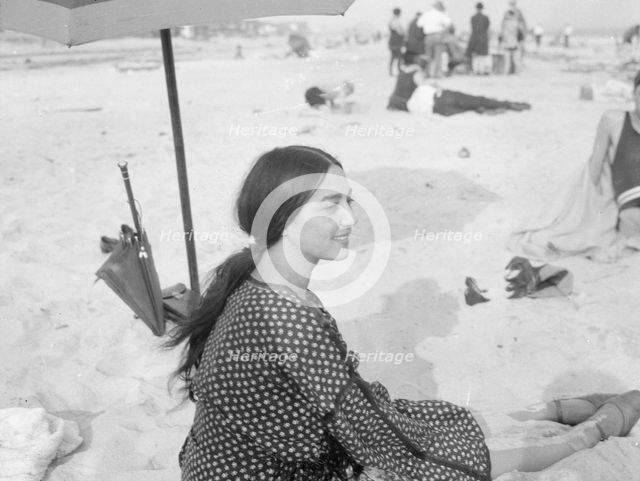 Aoliado, Miss, at the beach, between 1920 and 1935. Creator: Arnold Genthe.