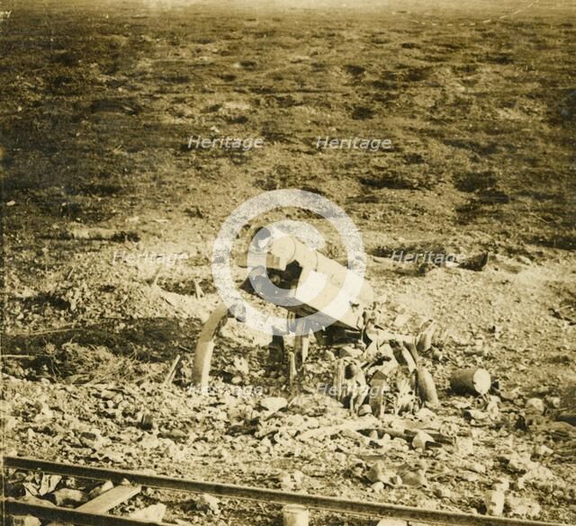 Abandoned 155 gun, c1914-c1918. Artist: Unknown.