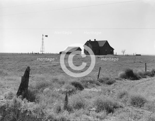 Abandoned farmhouse in the Columbia Basin, one mile east of Quincy, Grant County, Washington, 1939. Creator: Dorothea Lange.