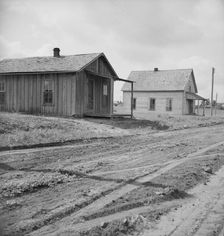 Abandoned house in Carey, Texas, 1937. Creator: Dorothea Lange
