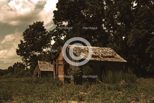 Abandoned shacks, vicinity of Beaufort, S.C., 1939. Creator: Marion Post Wolcott.