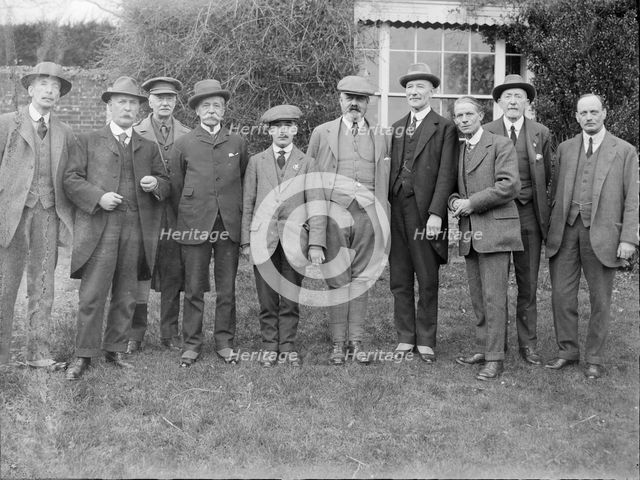 'AC' group gathered at Agmerhurst near Northiam, East Sussex, 1919. Artist: Nathaniel Lloyd