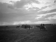 Acoma, New Mexico area views, between 1899 and 1928. Creator: Arnold Genthe