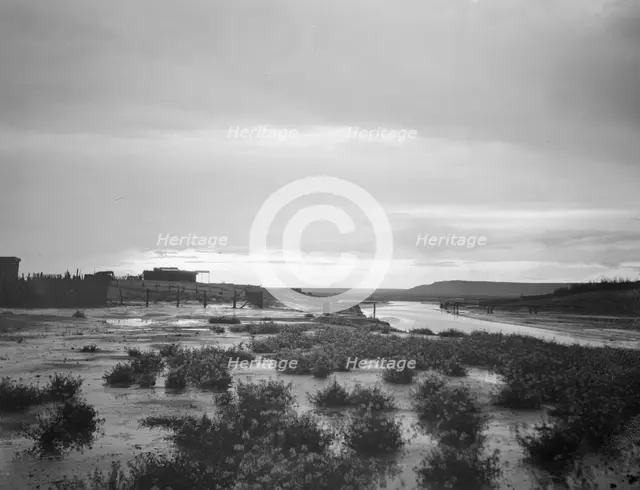 Acoma, New Mexico area views, between 1899 and 1928. Creator: Arnold Genthe.