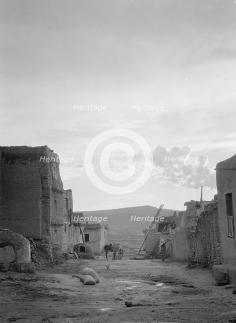 Acoma, New Mexico area views, between 1899 and 1928. Creator: Arnold Genthe.