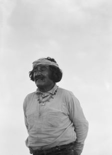 Acoma, New Mexico area views, between 1899 and 1928. Creator: Arnold Genthe