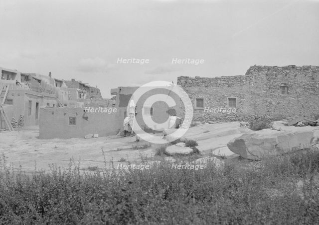 Acoma, New Mexico area views, between 1899 and 1928. Creator: Arnold Genthe.