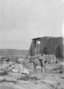 Acoma, New Mexico area views, between 1899 and 1928. Creator: Arnold Genthe