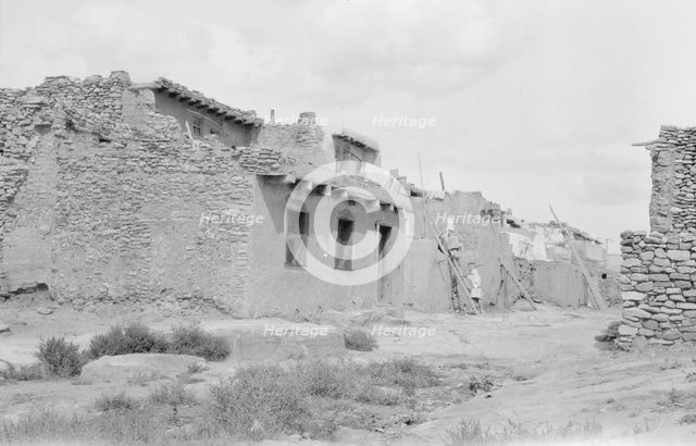 Acoma, New Mexico area views, between 1899 and 1928. Creator: Arnold Genthe.