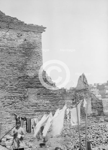 Acoma, New Mexico area views, between 1899 and 1928. Creator: Arnold Genthe.