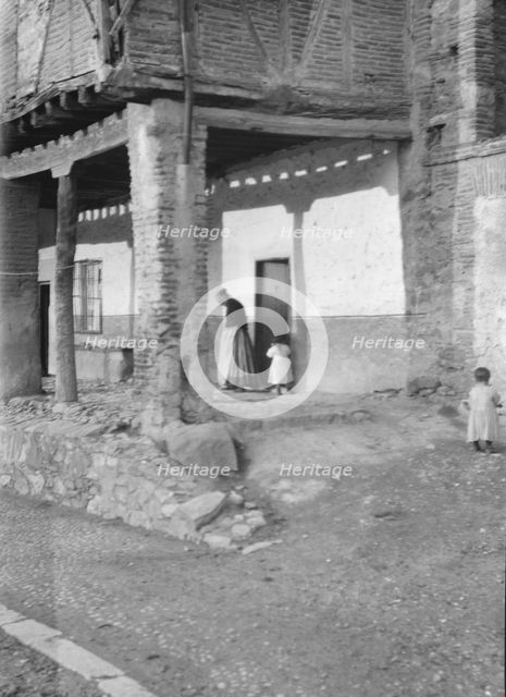 Acoma, New Mexico area views, between 1899 and 1928. Creator: Arnold Genthe.