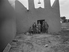 Acoma, New Mexico area views, between 1899 and 1928. Creator: Arnold Genthe