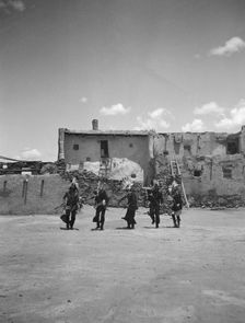 Acoma, New Mexico area views, between 1899 and 1928. Creator: Arnold Genthe