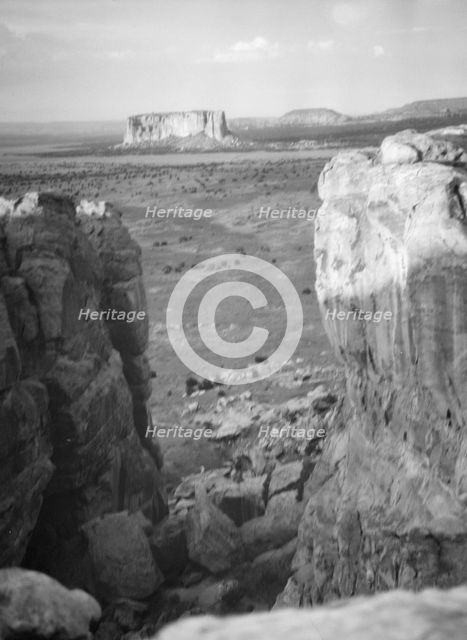 Acoma, New Mexico area views, between 1899 and 1928. Creator: Arnold Genthe.