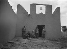 Acoma, New Mexico area views, between 1899 and 1928. Creator: Arnold Genthe