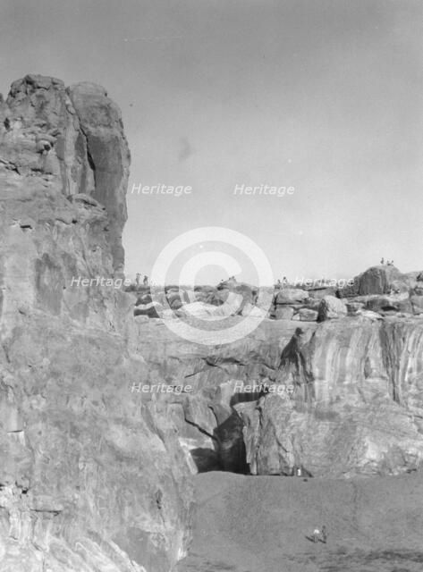Acoma, New Mexico area views, between 1899 and 1928. Creator: Arnold Genthe.