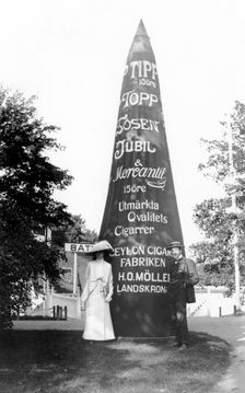 Advertising pillar for Ceylon cigars, Landskrona, Sweden. 1913. Creator: Unknown