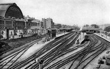 Addison Road railway station, London, 1926-1927