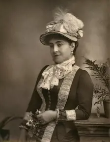 Adelina Patti, Italian opera diva, 1882. Artist: London Stereoscopic & Photographic Co