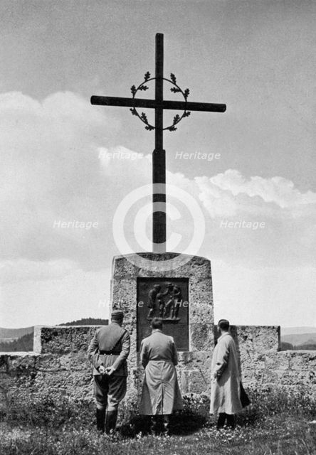 Adolf Hitler at the monument for the war dead in Franconia, Germany, 1936. Artist: Unknown