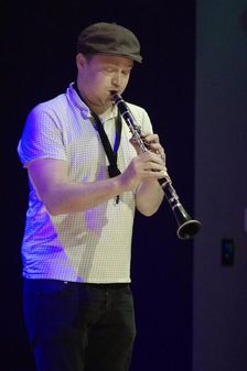 Adrian Cox (Rythme Futur), Birley Centre, Eastbourne, East Sussex, Sep 2015. Artist: Brian O'Connor