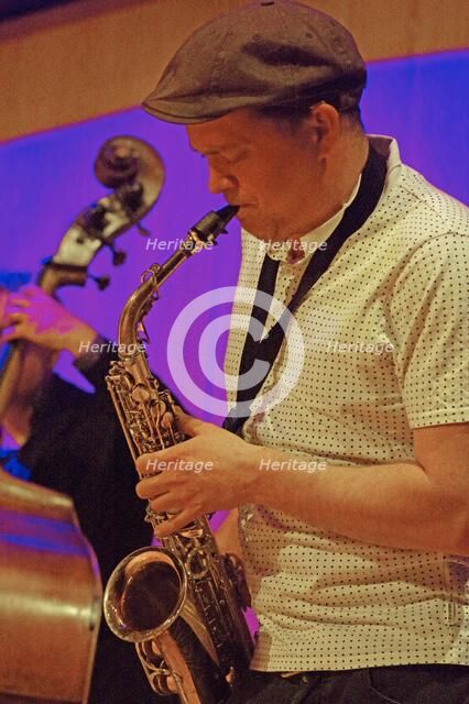 Adrian Cox (Rythme Futur), Birley Centre, Eastbourne, East Sussex, Sep 2015. Artist: Brian O'Connor.