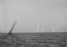 After the start, 70 footers, Aug. 11, 1900, N.Y.Y.C. (i.e. New York Yacht Club) cruise, 1900 Aug 11. Creator: Unknown