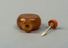 Agate snuff bottle, China, Qing dynasty, 1644-1911. Creator: Unknown