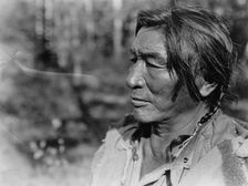 Agichida, Assiniboin, c1927. Creator: Edward Sheriff Curtis